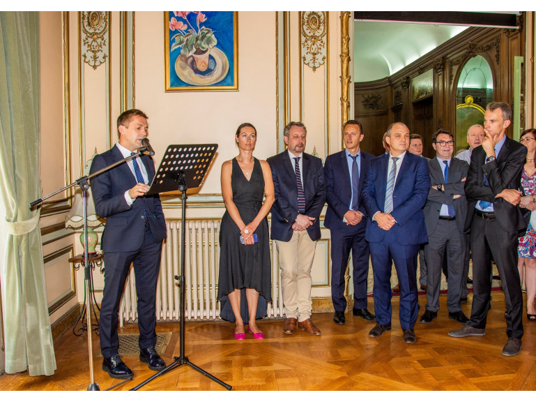 Торгпредство. Торговое представительство