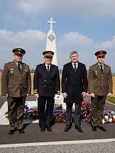 Sur la cérémonie commemorative dediée au premier anniversaire de l’obélisque érigé à la memoire des soldats du Corps expeditionnare russe à Aguilcourt