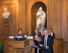 Sur la décoration du Président de l'Académie des sciences de la Russie Alexandre Sergueev par les insignes d’officier de l’Ordre des Palmes académiques, Paris, 17 avril 2018