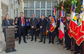 La cérémonie solennelle d’inauguration d’une plaque commémorative au pilote du régiment Normandie-Niemen Maurice-Henri-France de Seynes, le 15 février 2019